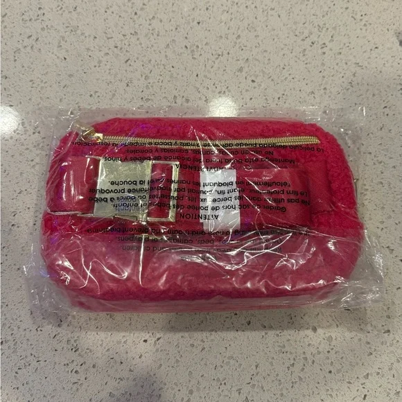 NWT Lilly Pulitzer Jeanie Sherpa Belt Bag in Raspberry Rouge - Picture 9 of 10